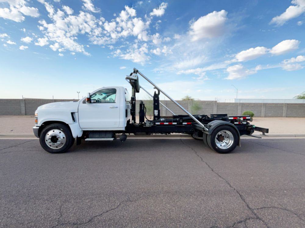 2022 Chevrolet 6500 4x2 Stellar Slider 20S Hook Lift Truck
