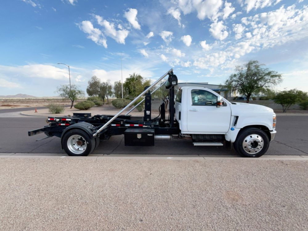 2022 Chevrolet 6500 4x2 Stellar Slider 20S Hook Lift Truck