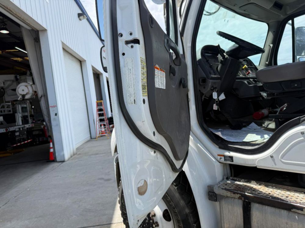 2015 Freightliner M2 4x4 Terex Commander 4047 Digger Derrick Truck
