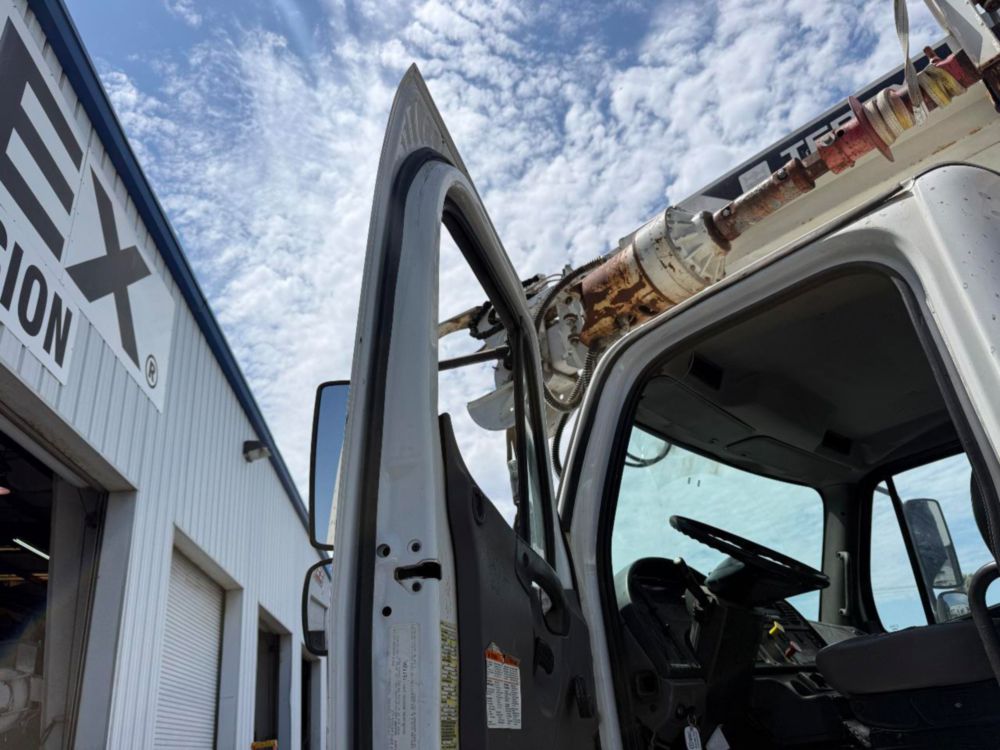 2015 Freightliner M2 4x4 Terex Commander 4047 Digger Derrick Truck