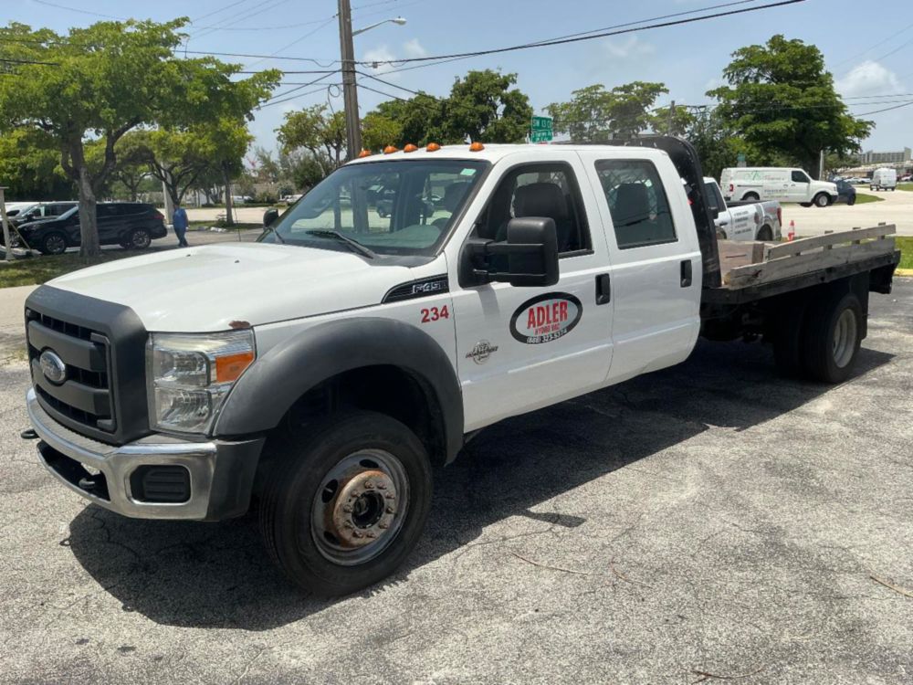 2015 Ford F-450 Crew Cab Flatbed Truck