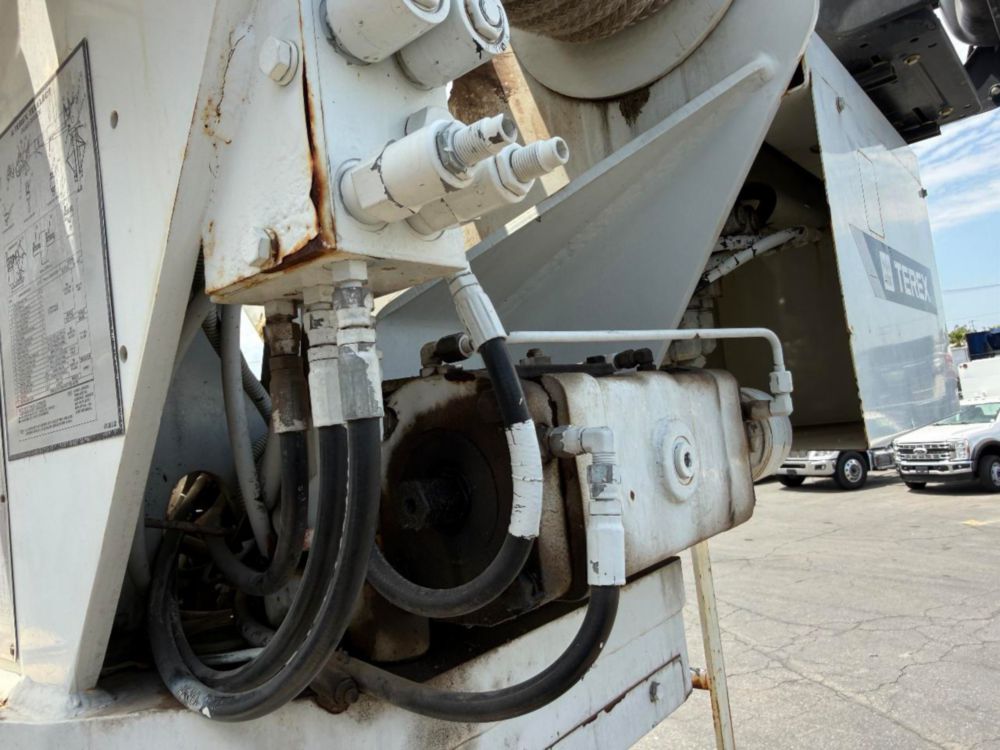 2015 Freightliner M2 4x4 Terex Commander 4047 Digger Derrick Truck