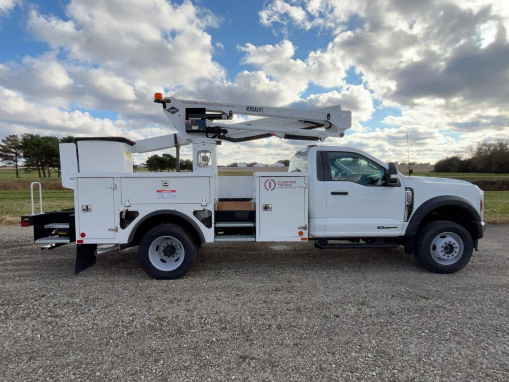 2025 Ford F600 4x4 Versalift SST-40-EIH Bucket Truck