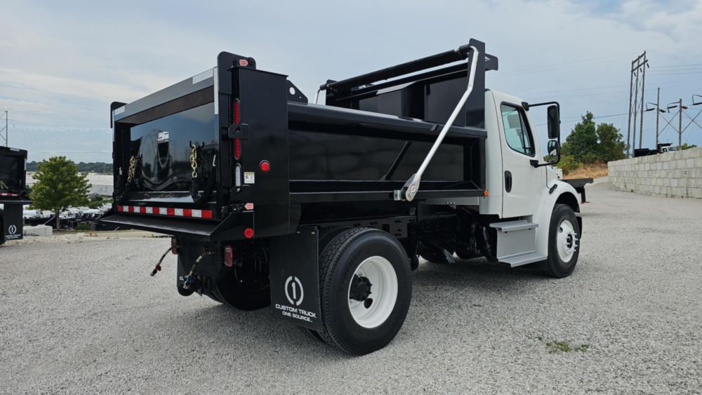 2017 Freightliner M2106 4x2 Load King 10 Ft. Dump Truck