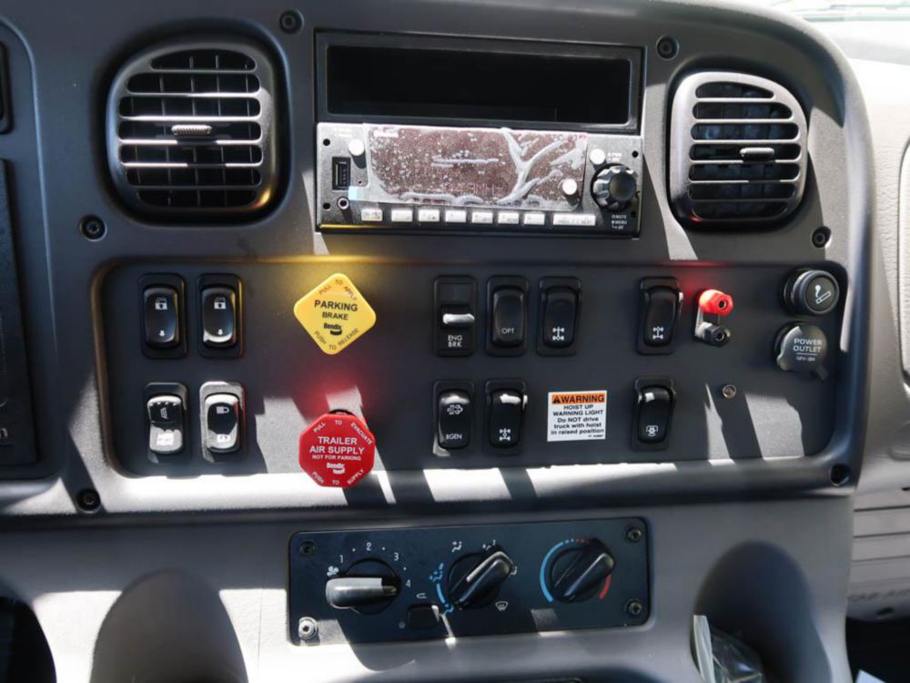 2026 Freightliner 114SD 6x4 Galbreath U5-OR-174 Roll-Off Truck