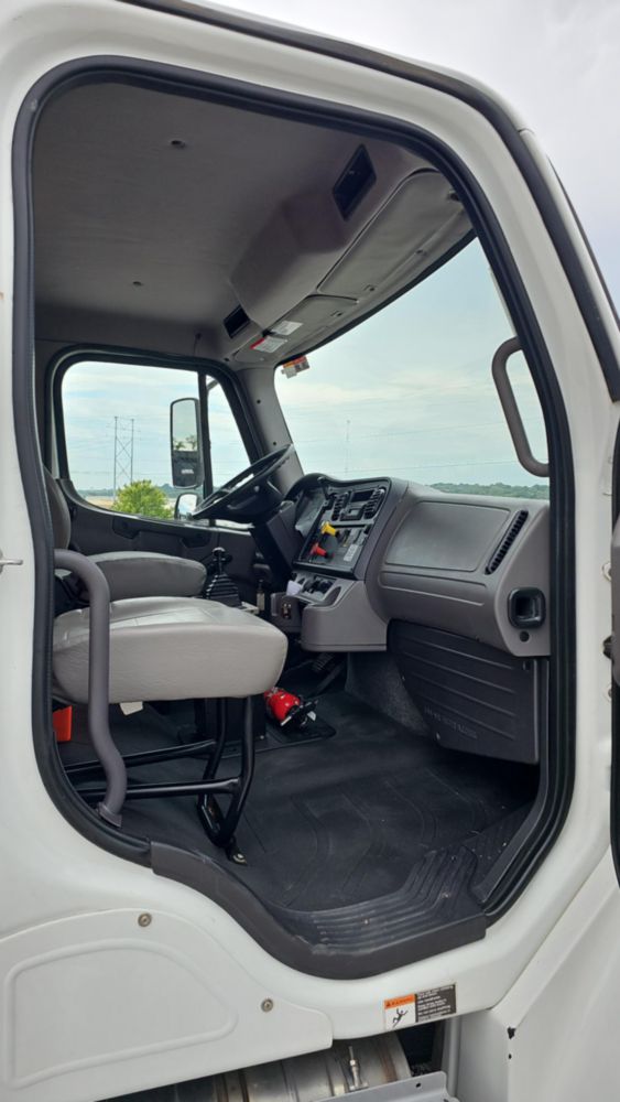 2017 Freightliner M2106 4x2 Load King 10 Ft. Dump Truck