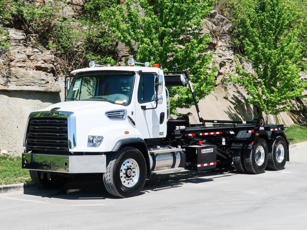 2026 Freightliner 114SD 6x4 Galbreath U5-OR-174 Roll-Off Truck