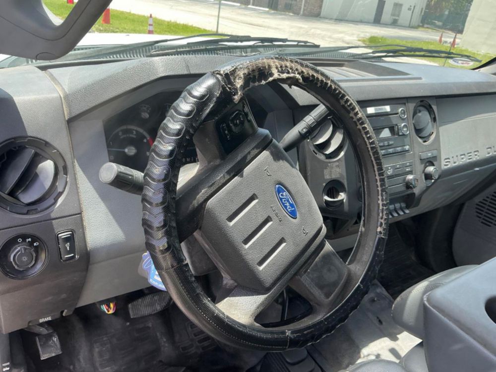 2015 Ford F-450 Crew Cab Flatbed Truck