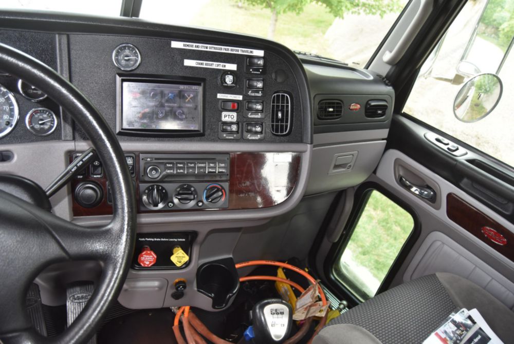 2015 Peterbilt 365 8x6 Elliott E160R E-Line Aerial Truck