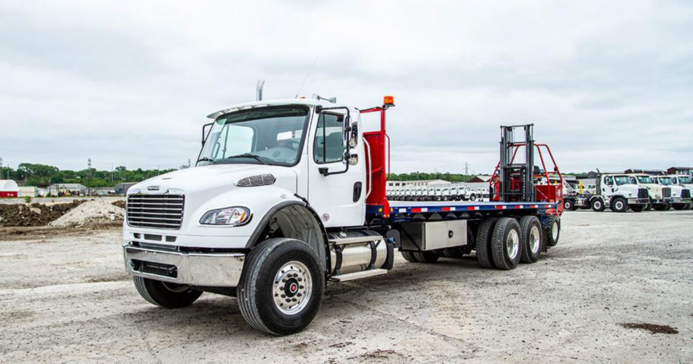 Class 7/8 Regular Cab Forklift Mount Flatbed Truck