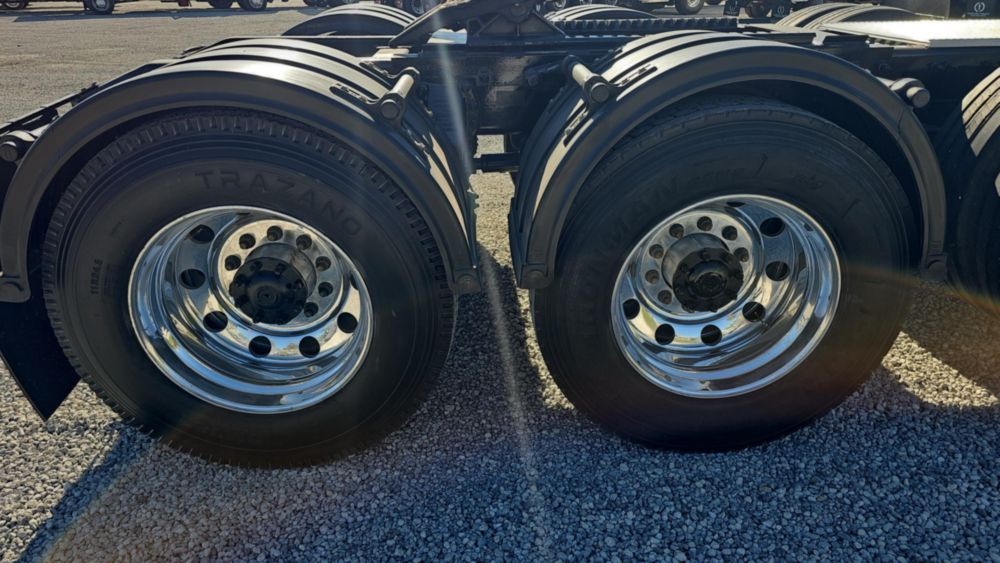 2019 Peterbilt 567 8x4 Heavy Haul Tractor