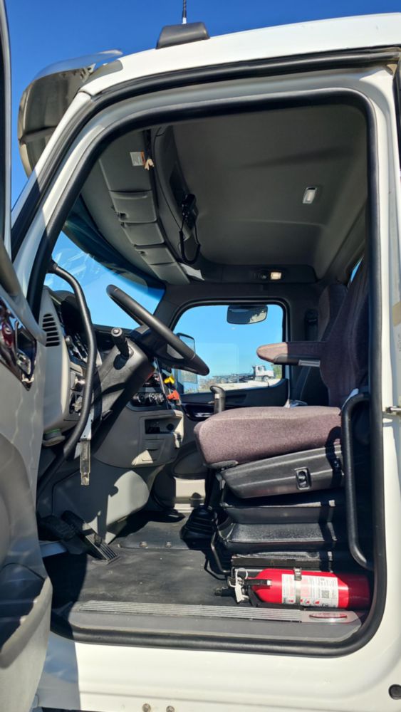 2019 Peterbilt 567 8x4 Heavy Haul Tractor