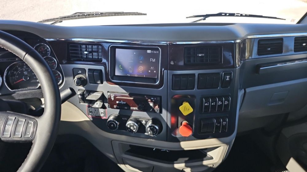 2019 Peterbilt 567 8x4 Heavy Haul Tractor