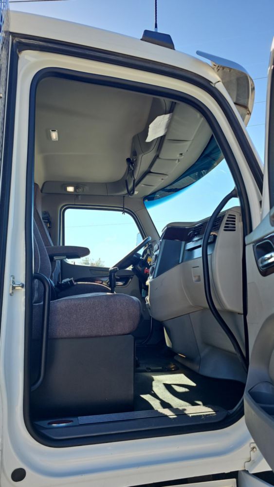 2019 Peterbilt 567 8x4 Heavy Haul Tractor