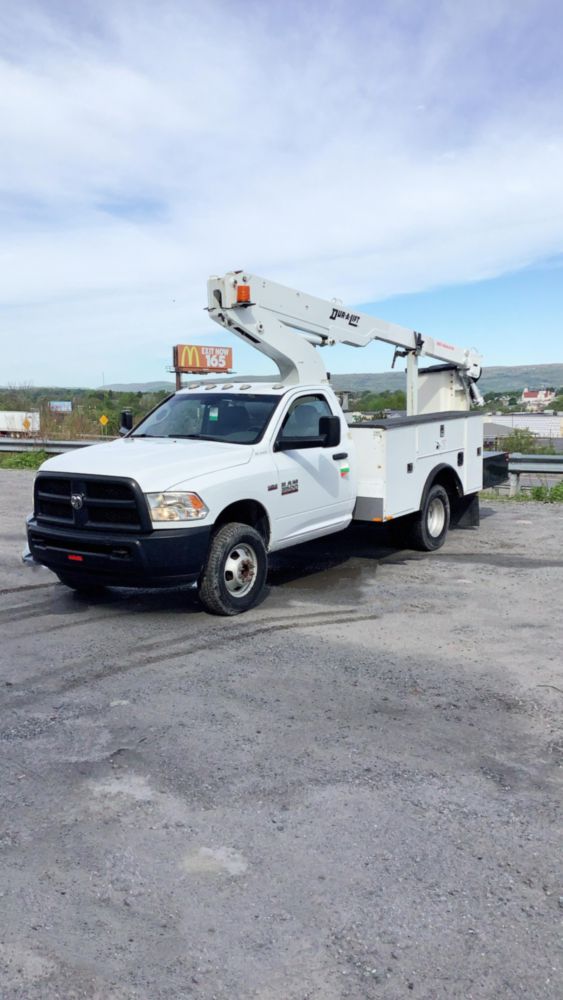 2018 RAM 3500 4x2 Duralift DTS29 Bucket Truck