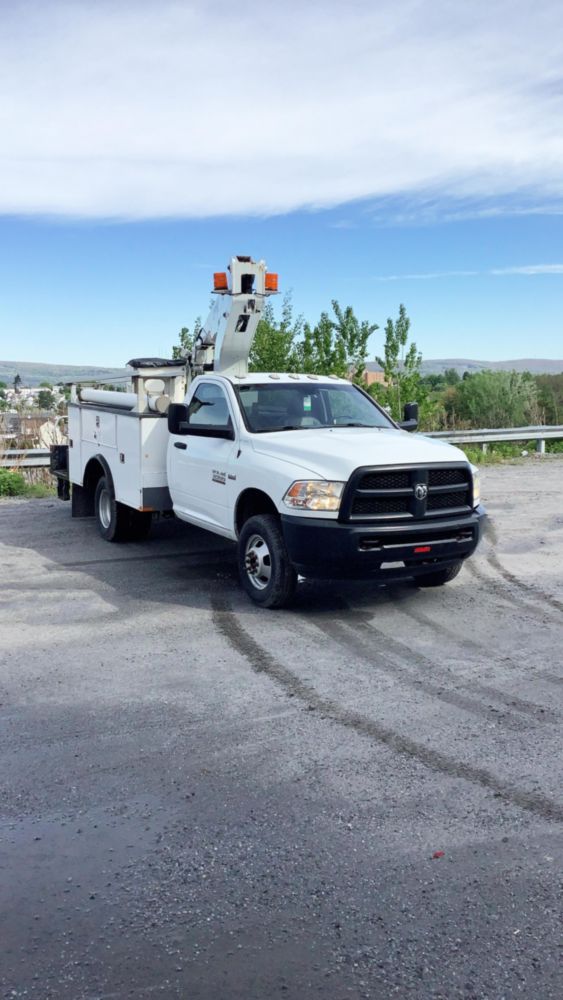 2018 RAM 3500 4x2 Duralift DTS29 Bucket Truck