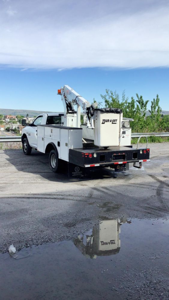 2018 RAM 3500 4x2 Duralift DTS29 Bucket Truck