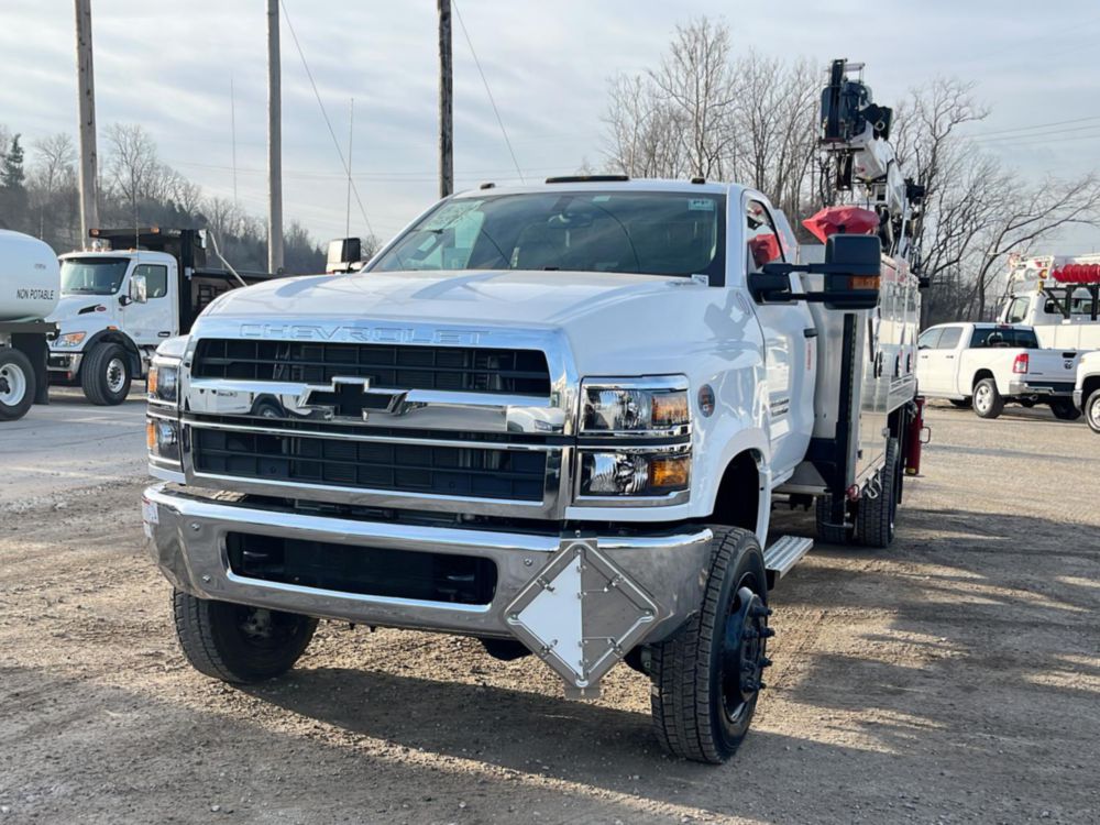 2023 Chevrolet 6500 4x4 Load King Voyager-P Service Truck w/ Stinger Crane