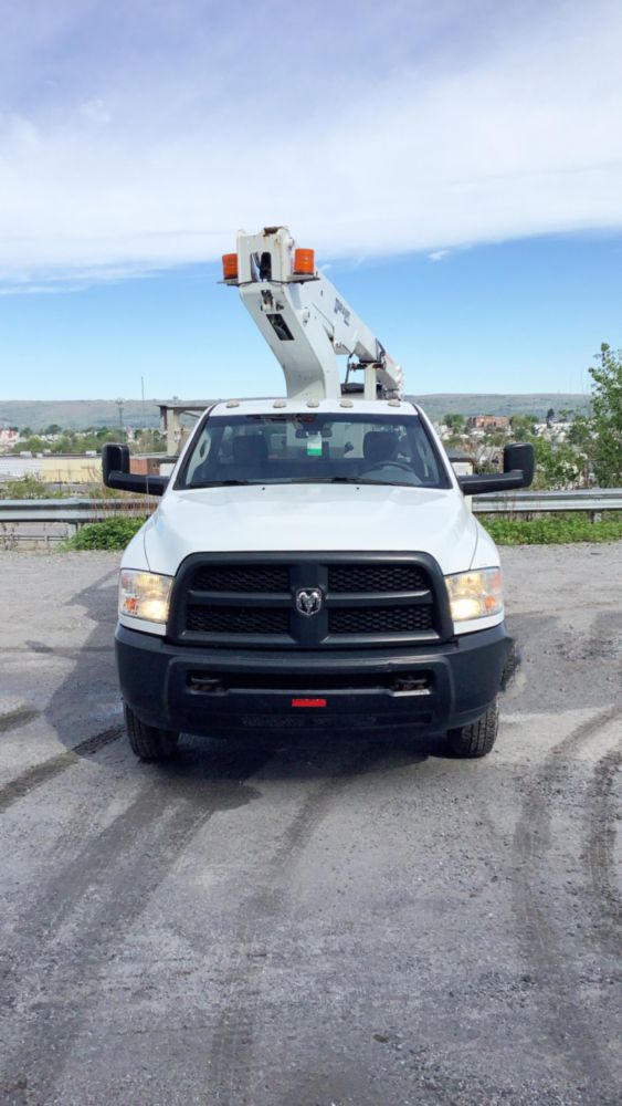 2018 RAM 3500 4x2 Duralift DTS29 Bucket Truck