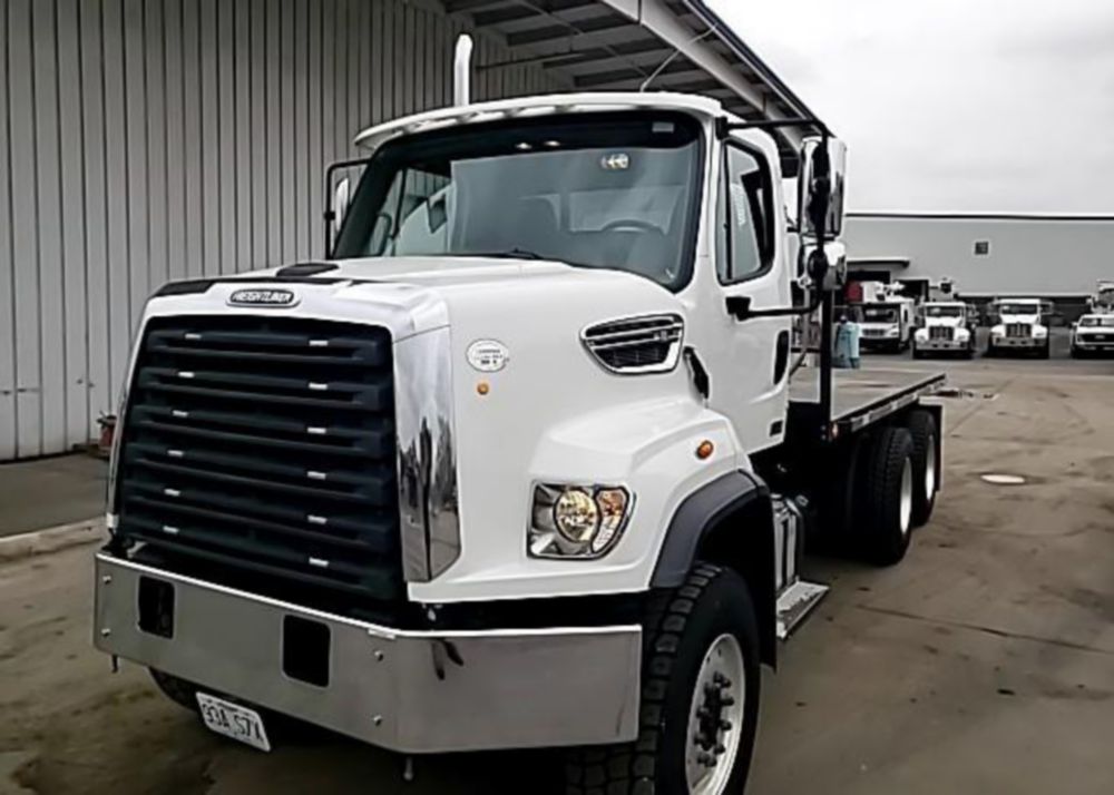 Class 6/7 Regular Cab Flatbed Truck