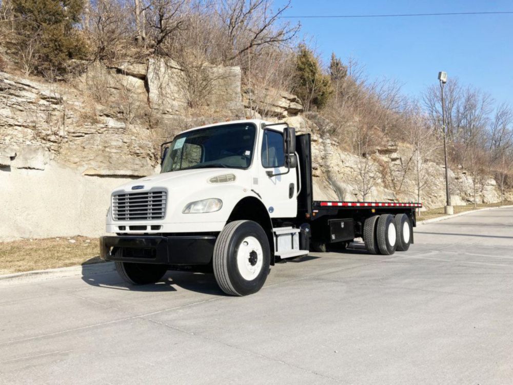 Class 6/7 Regular Cab Flatbed Truck