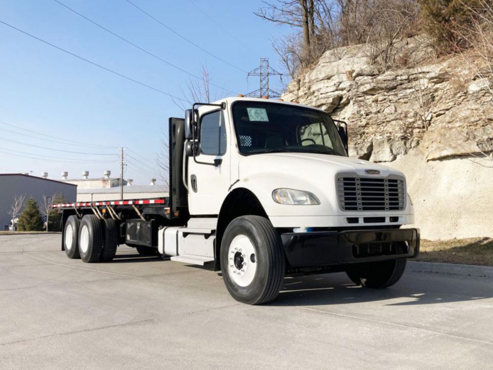 Class 6/7 Regular Cab Flatbed Truck