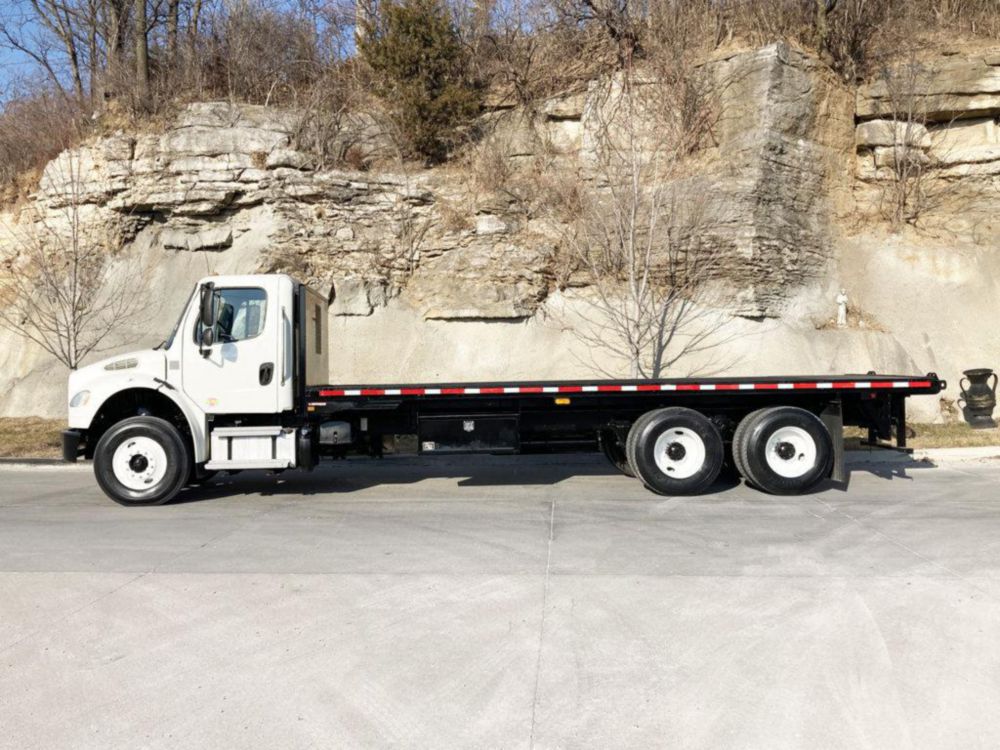 Class 6/7 Regular Cab Flatbed Truck