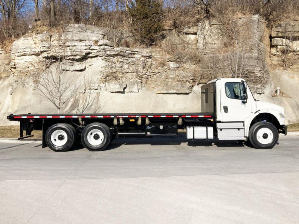 Class 6/7 Regular Cab Flatbed Truck