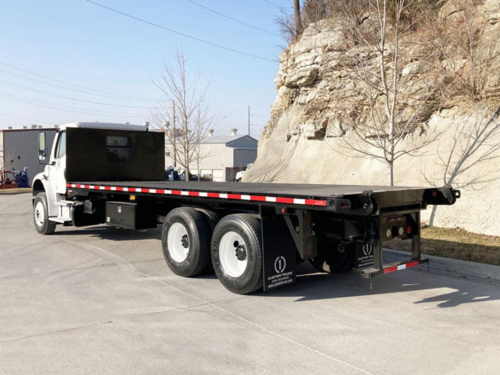 Class 6/7 Regular Cab Flatbed Truck