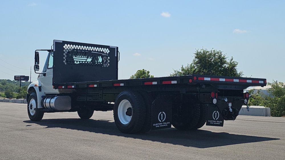 2016 International 4300 4x2 20 Ft. Flatbed Truck
