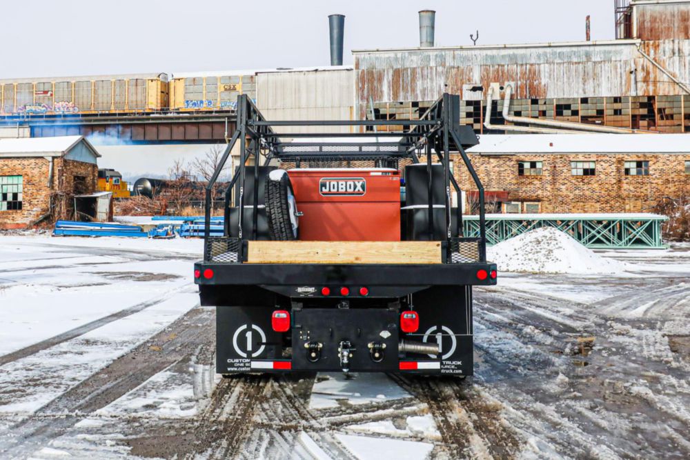 Class 4/5 Crew Cab AWD Flatbed Truck