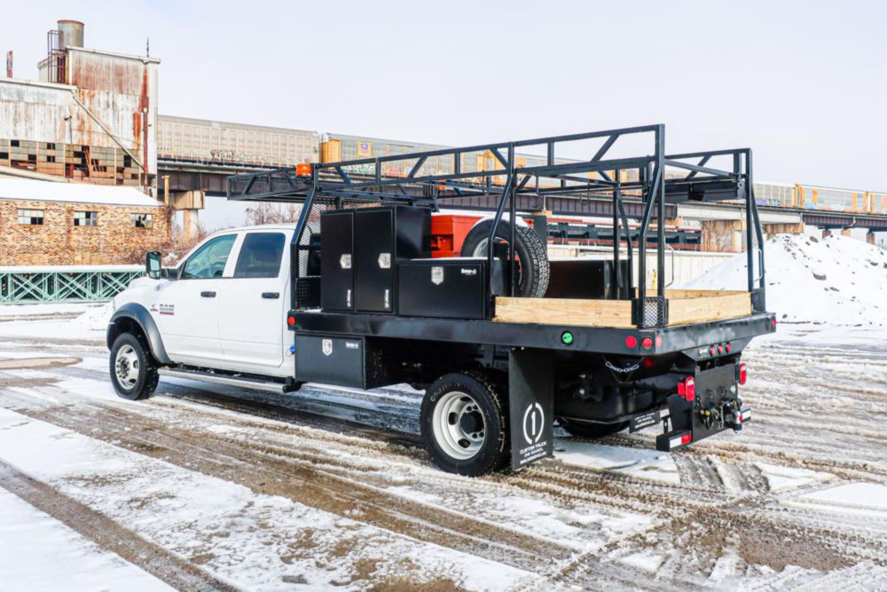Class 4/5 Crew Cab AWD Flatbed Truck