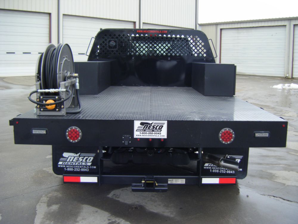 Class 4/5 Crew Cab AWD Flatbed Truck