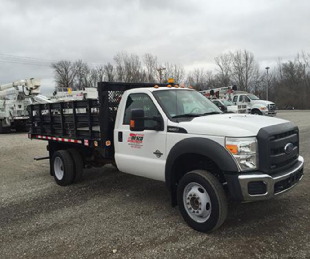Class 4/5 Regular Cab AWD Flatbed Truck