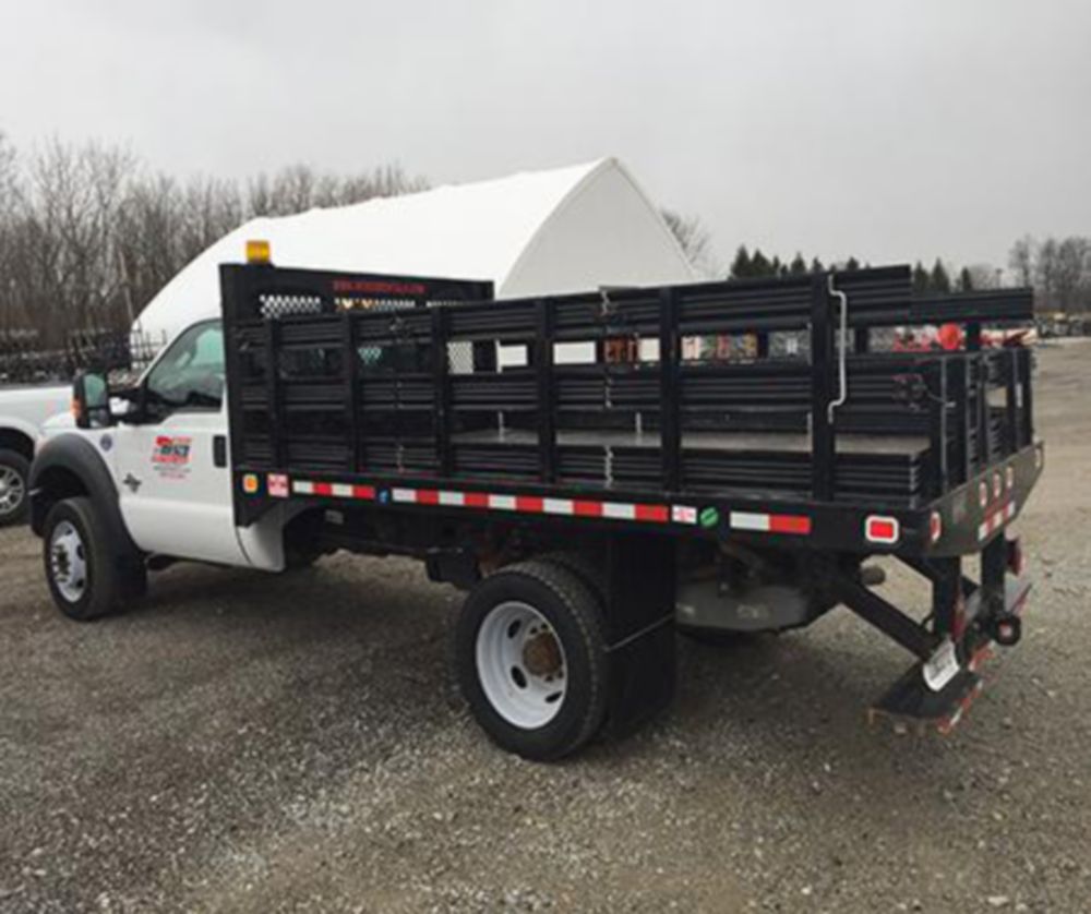 Class 4/5 Regular Cab AWD Flatbed Truck