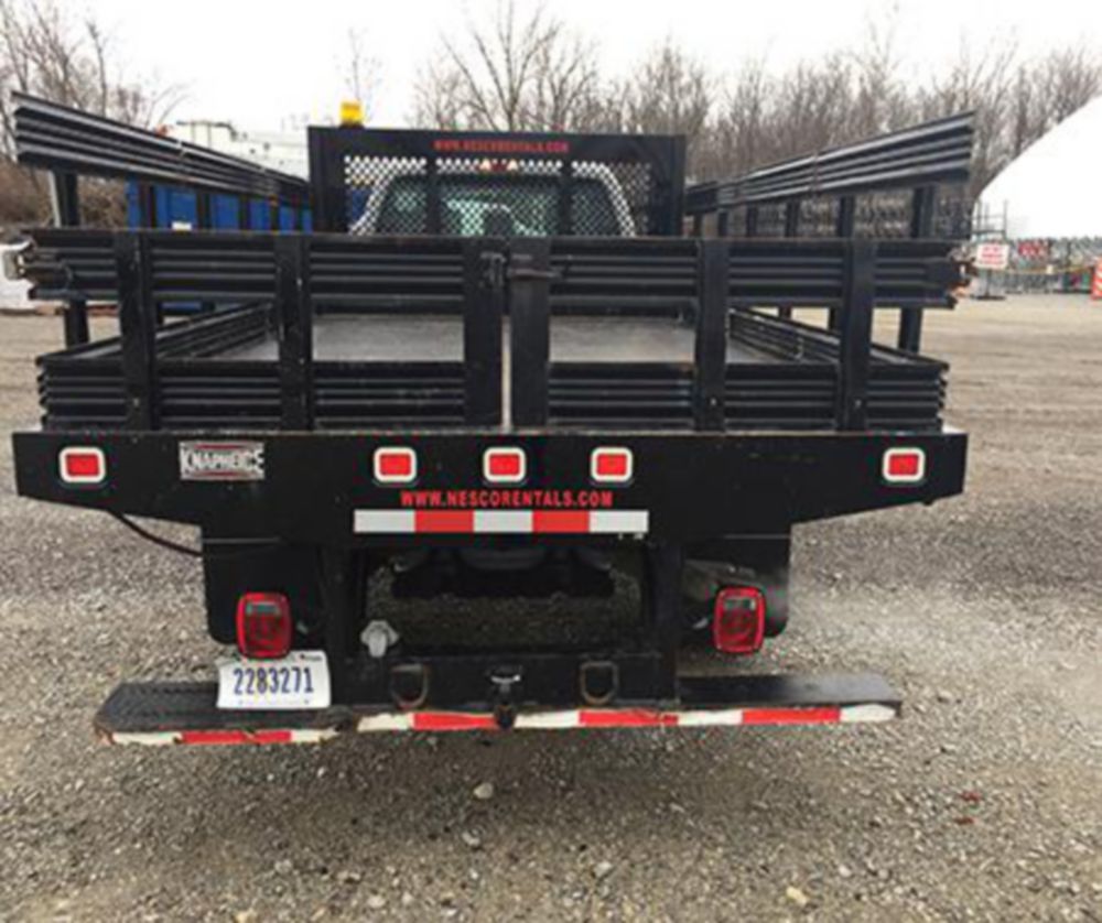 Class 4/5 Regular Cab AWD Flatbed Truck