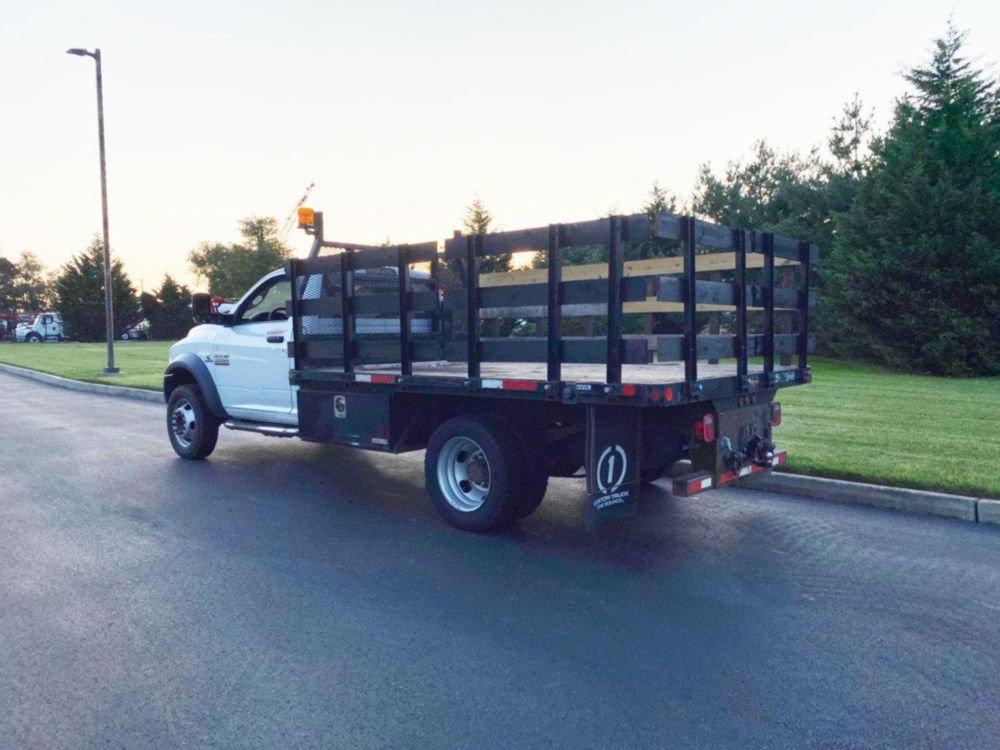Class 4/5 Regular Cab AWD Flatbed Truck