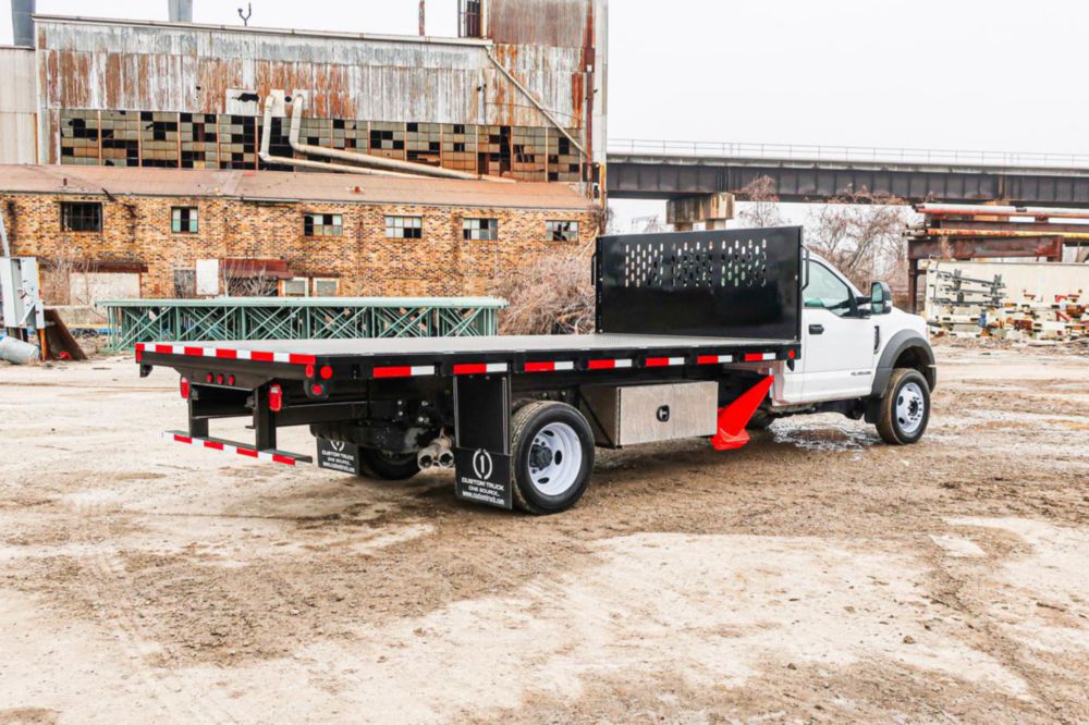 Class 4/5 Regular Cab Flatbed Truck