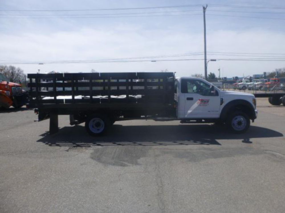 Class 4/5 Regular Cab Flatbed Truck