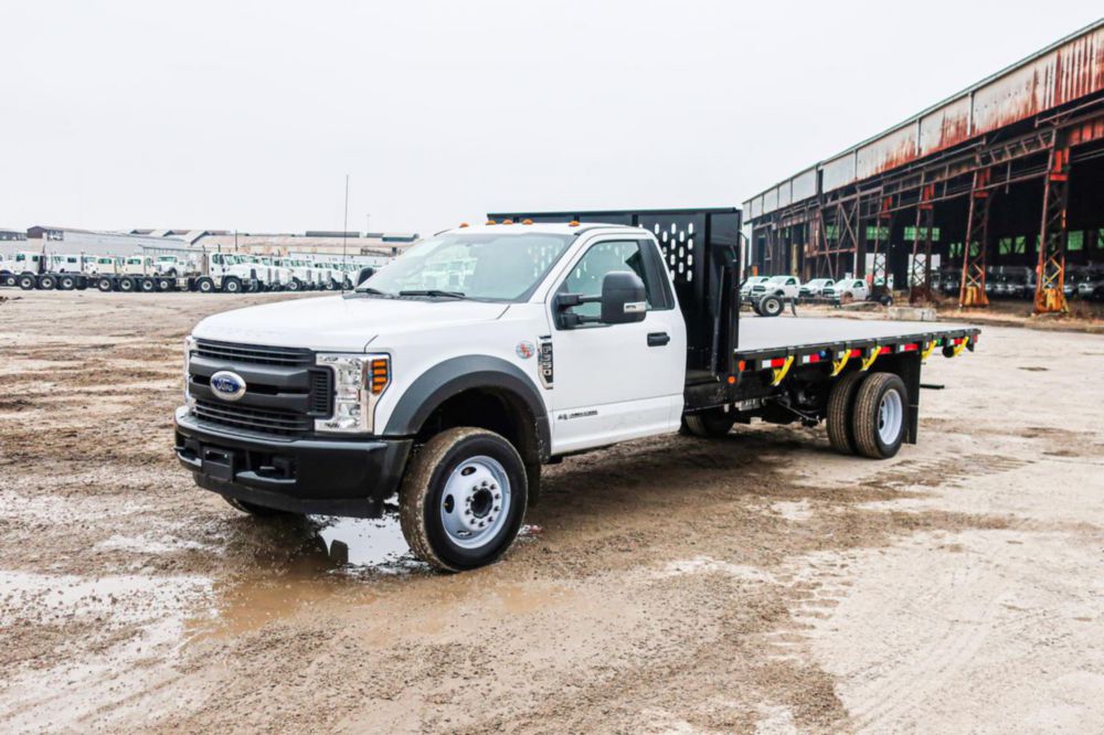 Class 4/5 Regular Cab Flatbed Truck