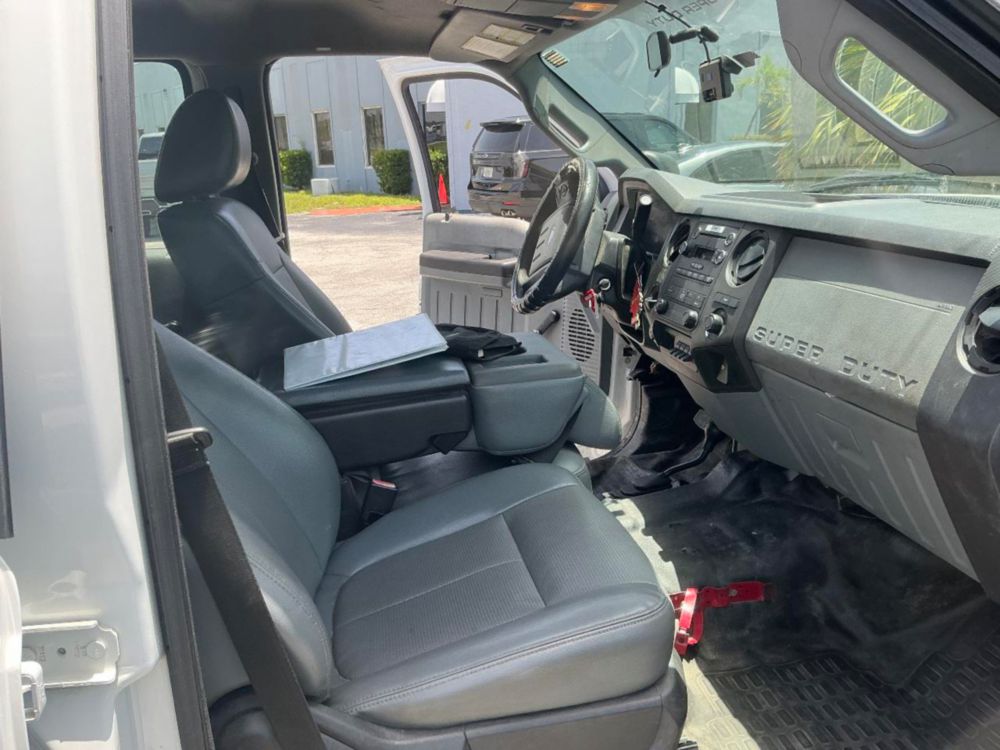 2015 Ford F-450 Crew Cab Flatbed Truck