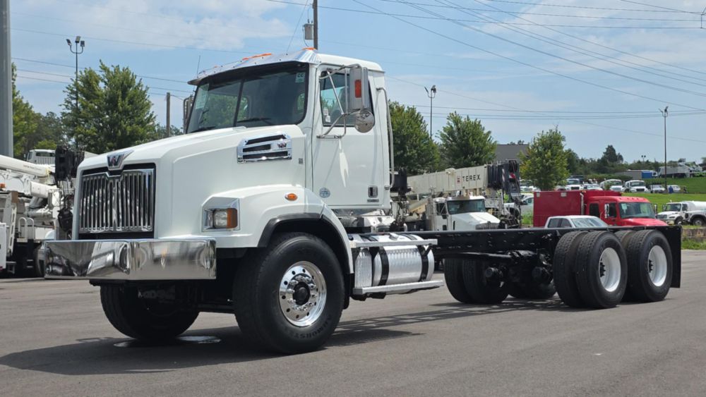 2015 Western Star 4700SB 6x4 Cab & Chassis