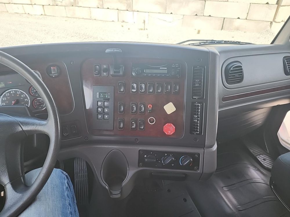 2013 Freightliner M2106 4x2 Knapheide Enclosed Body Service Truck
