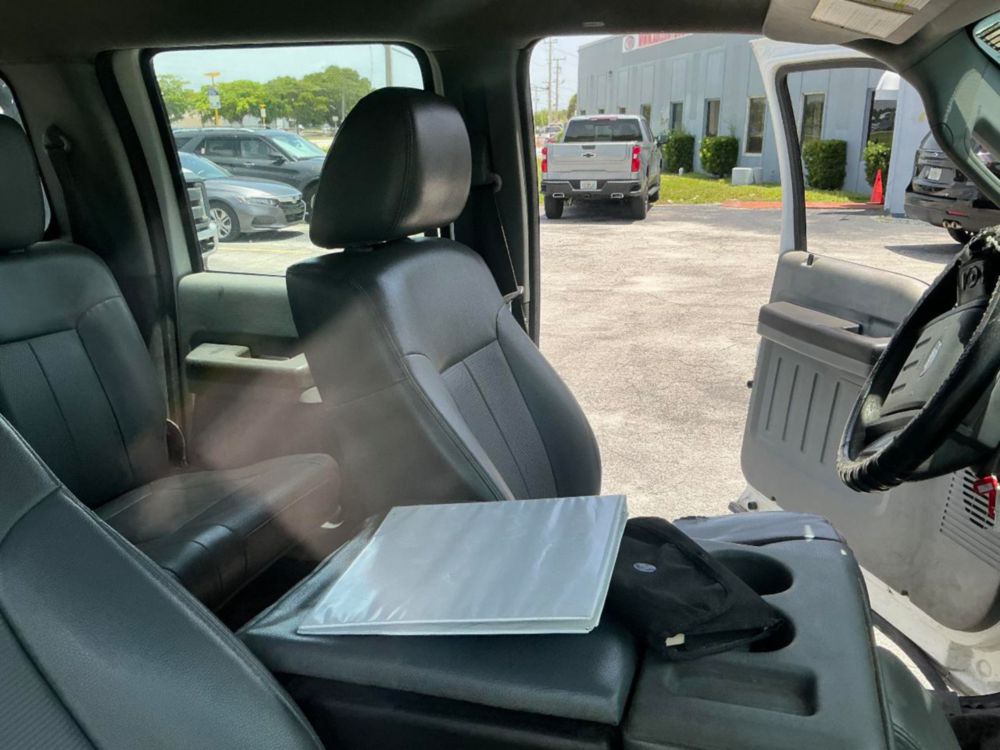 2015 Ford F-450 Crew Cab Flatbed Truck