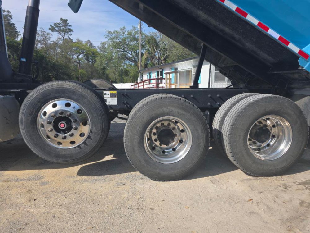 2016 Mack Granite GU-813 Automatic Tri-Axle Dump Truck