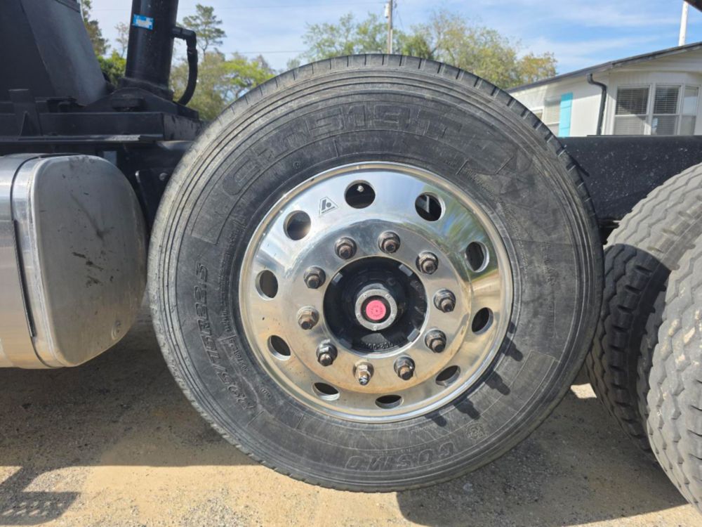 2016 Mack Granite GU-813 Automatic Tri-Axle Dump Truck