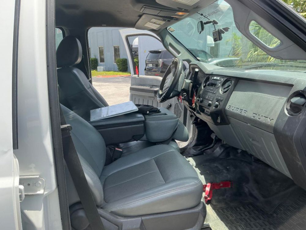 2015 Ford F-450 Crew Cab Flatbed Truck