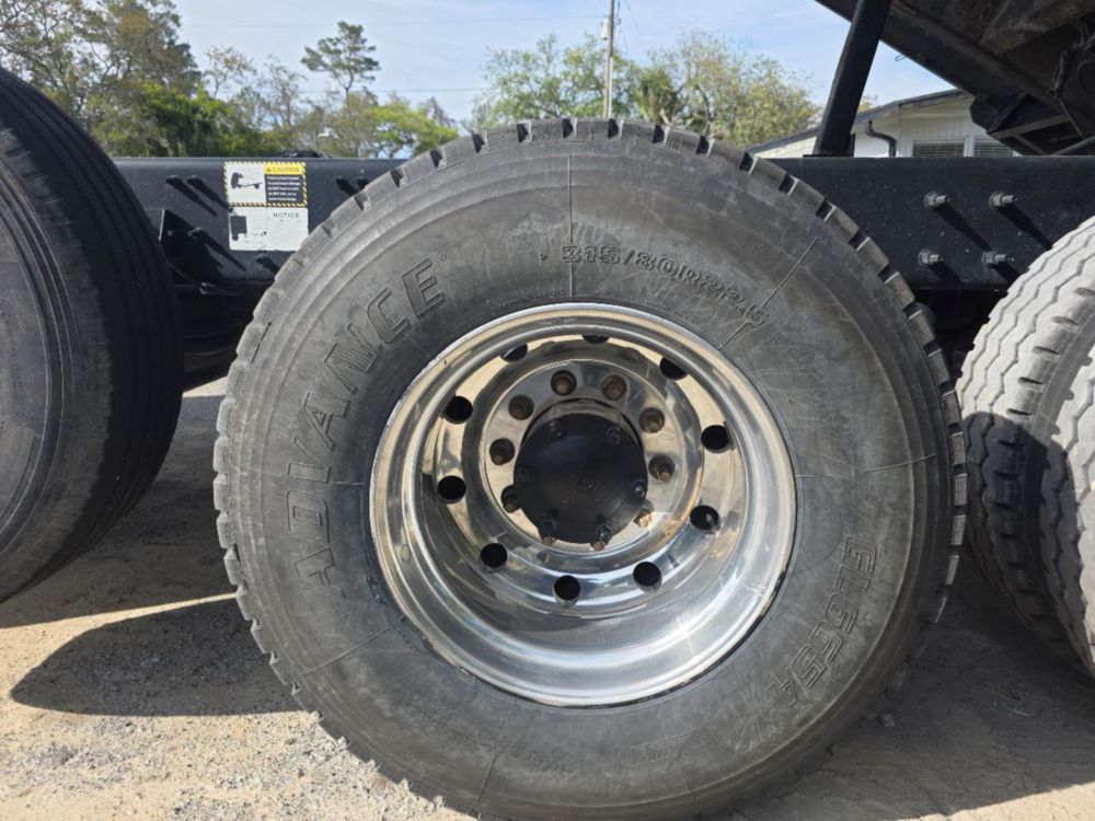 2016 Mack Granite GU-813 Automatic Tri-Axle Dump Truck