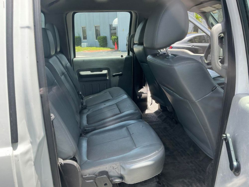 2015 Ford F-450 Crew Cab Flatbed Truck