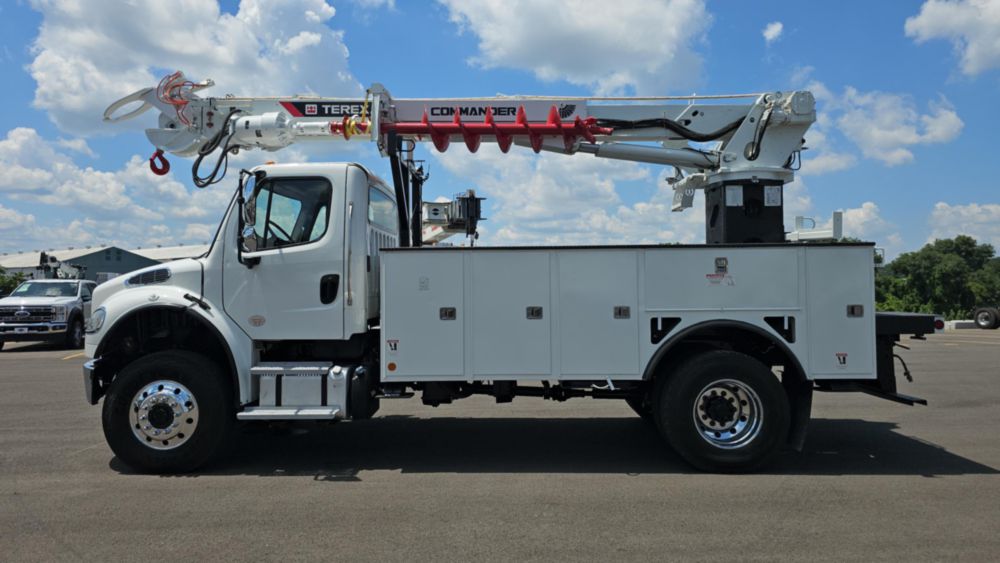 2020 Freightliner M2106 4x4 Terex C4047 Digger Derrick